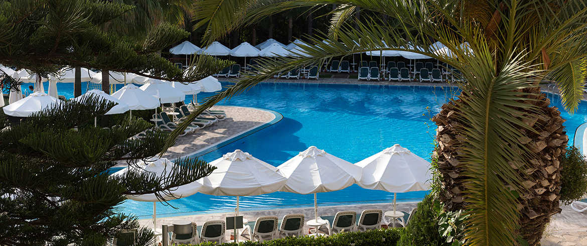 Enjoy Swimming in Heated Pools During the Autumn and Winter