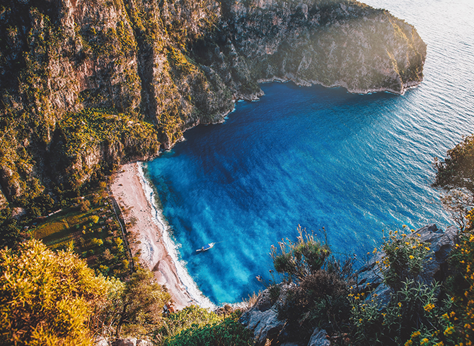https://blog.baruthotels.com/assets/imgs/upload/5f194388af3aeegede-ozel-bir-yer-kelebekler-vadisi.jpg