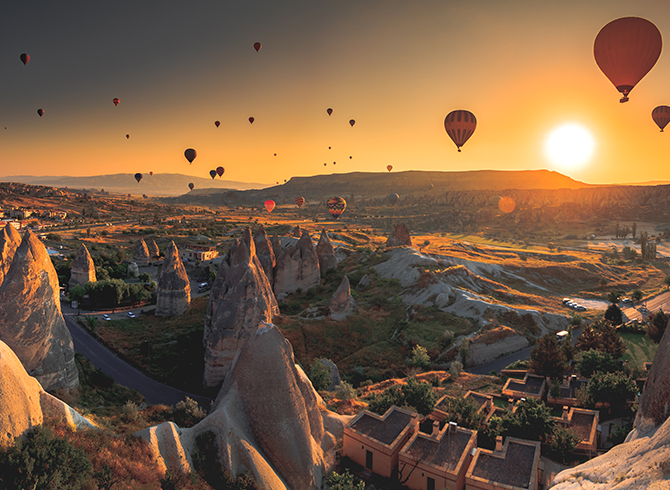 https://blog.baruthotels.com/assets/imgs/upload/5fd34334058a3unesco-dunya-mirasi-listesinde-yer-alan-kapadokya.jpg