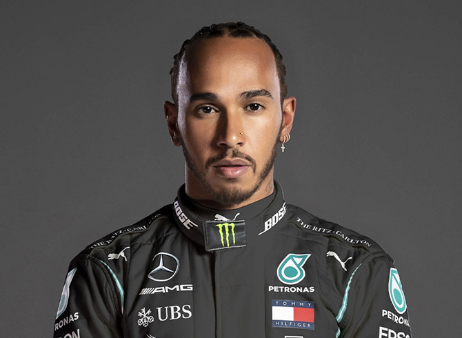 https://blog.baruthotels.com/assets/imgs/upload/5fdcae0abaa96formula-1-pilotu-lewis-hamilton-ve-hayatina-dair.jpg