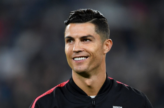 Yıldız Futbolcu Cristiano Ronaldo ve Hayatı 